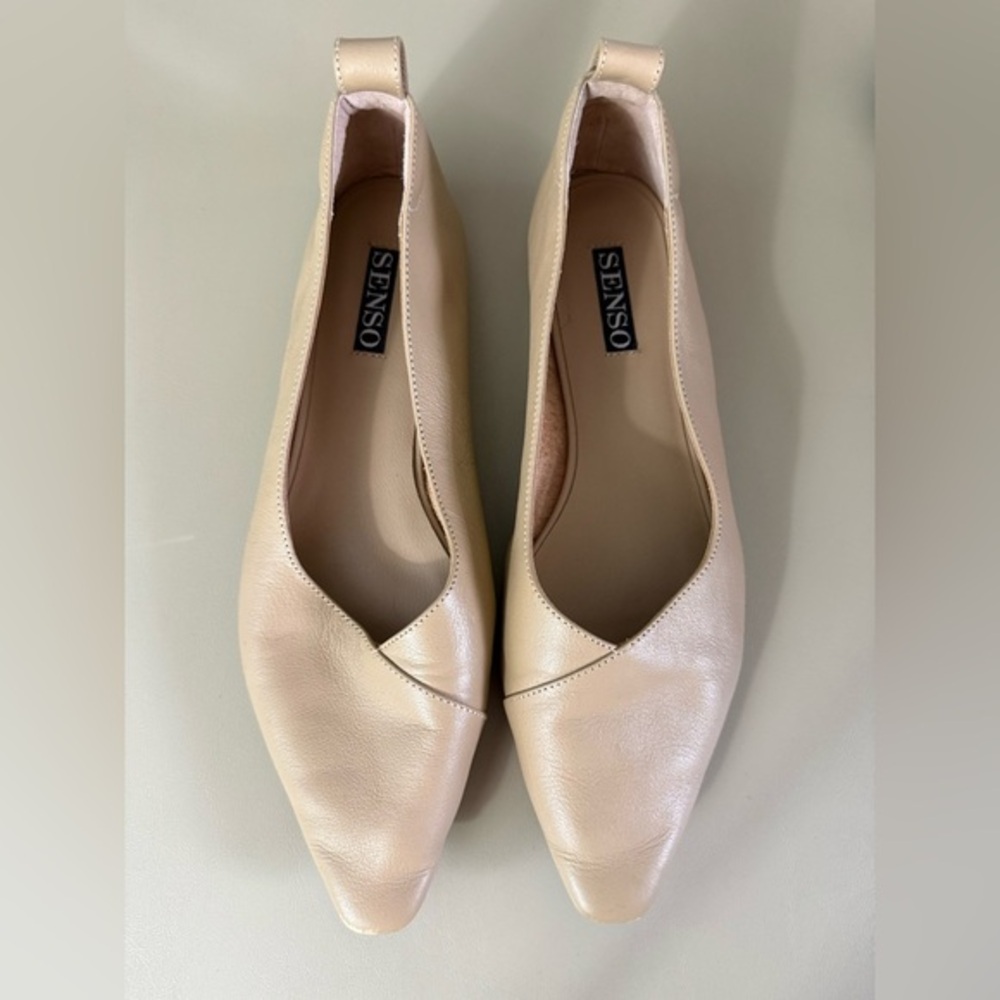 Senso Aubree oat color tab back leather flats 40/10